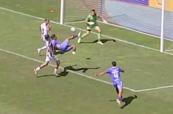 ¡Golazo! La espectacular pirueta de Ángel Gillard para darle el primer triunfo a Deportes Concepción