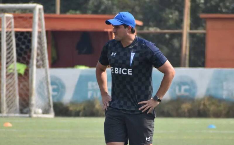 , ahora exentrenador de la UC Femenina. Foto: Comunicaciones Cruzados.
