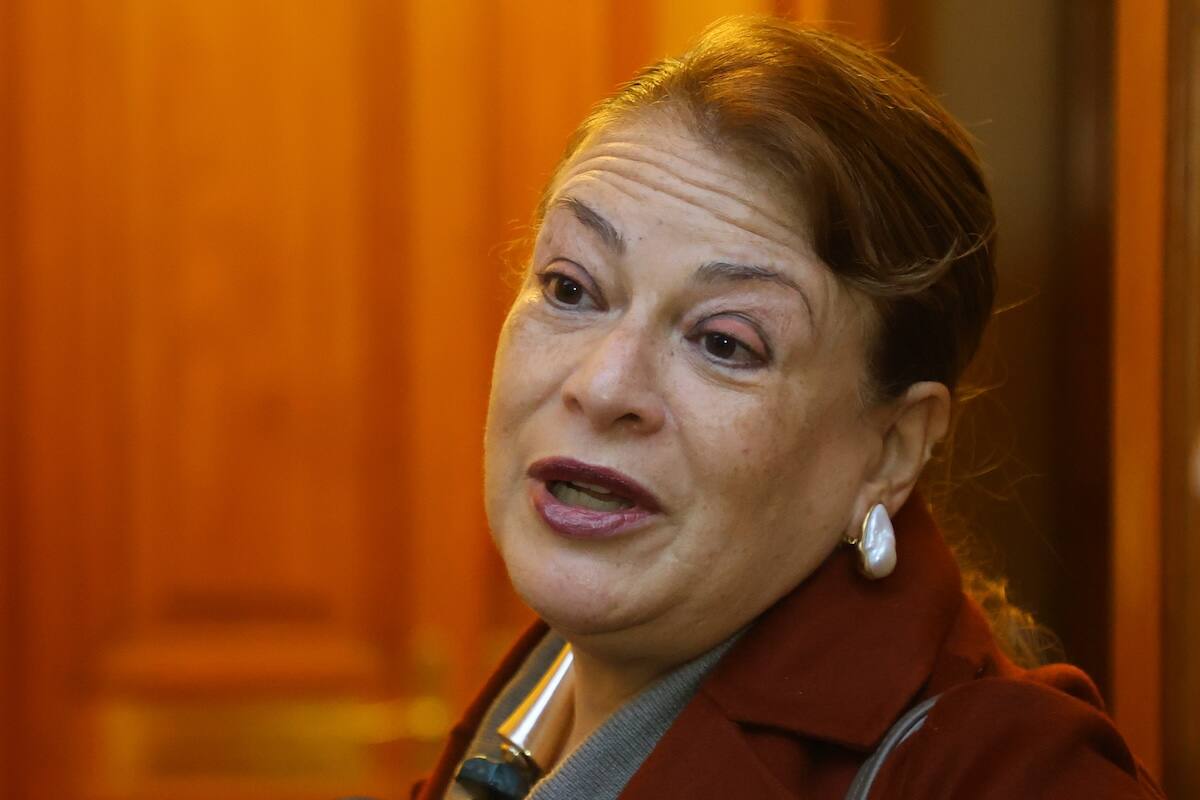 sería suspendida, y posteriormente, podría enfrentar un cuaderno de remoción.