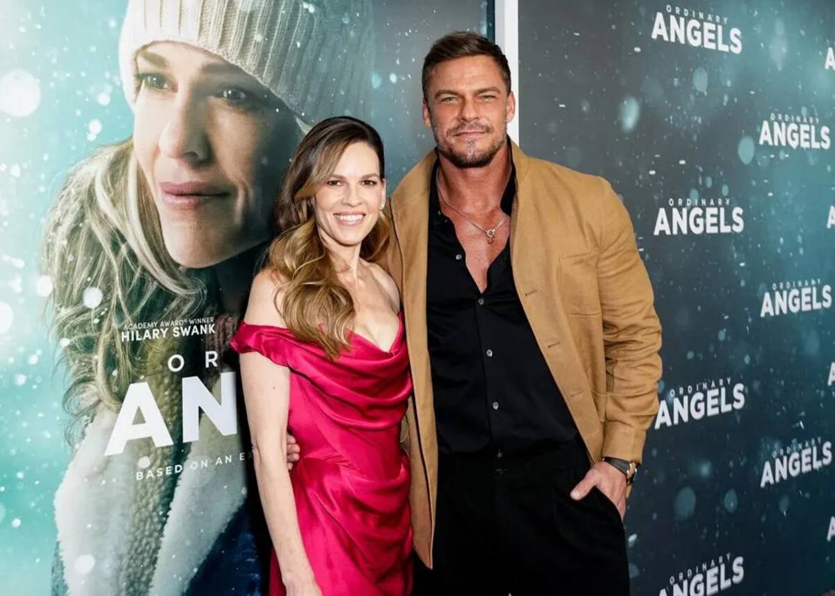 Hilary Swank y Alan Ritchson, protagonistas de la película