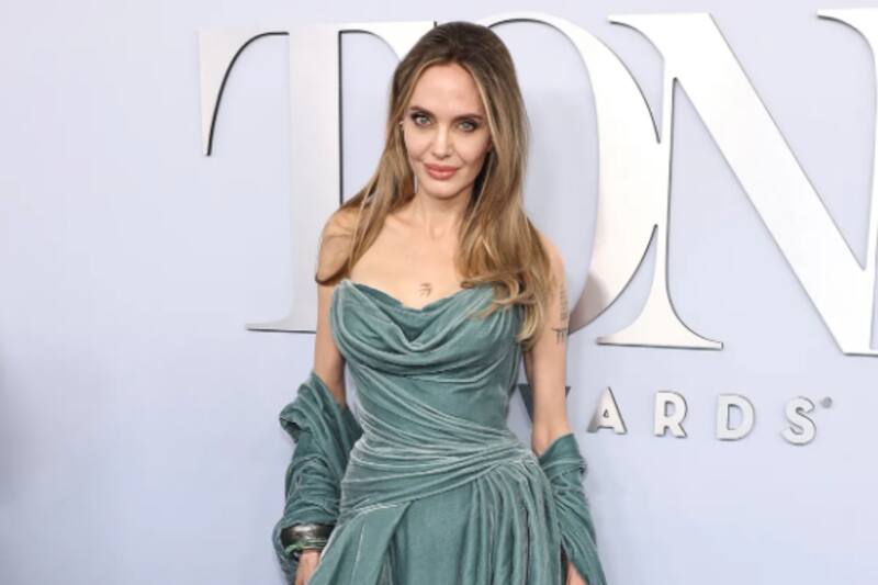 asistió a la 77 edición de los Premios Tony.