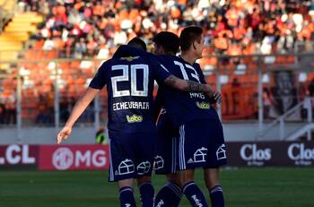 Ángelo Araos se ofreció para llegar a la U y ahora su club hizo importante anuncio en Brasil