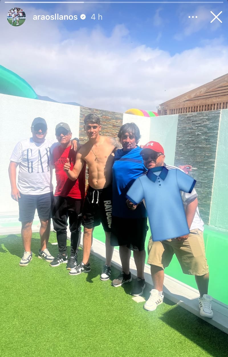 La foto de Ángelo Araos que provocó comentarios de hinchas de la U y Colo Colo.