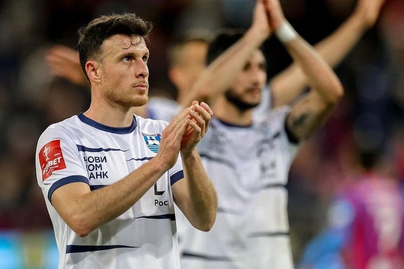 Aseguran que Ángelo Henríquez está negociando con Defensor Sporting.