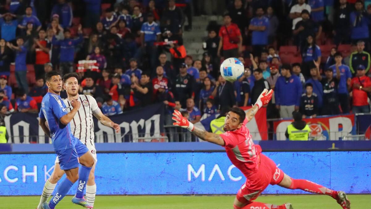 Johnny Herrera sorprende y cataloga a este delantero como “el Lewandowski chileno”