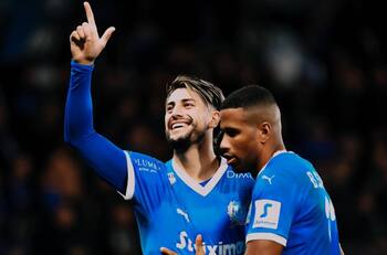 Ángelo Sagal volvió a celebrar en Europa: anotó después de cinco meses en triunfo clave de su equipo