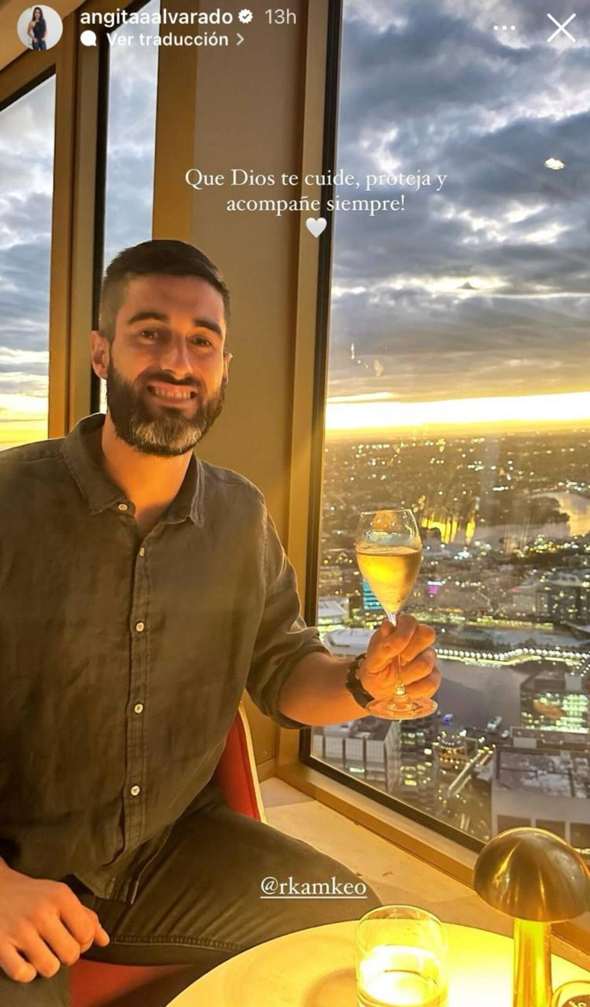 Angie Alvarado celebra cumpleaños de su esposo.