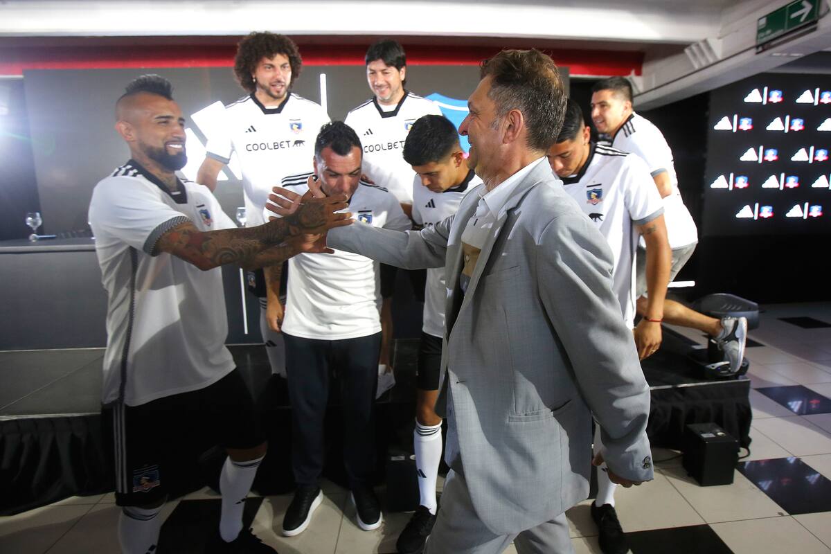 y 9 jugadores de Colo Colo están en la mira por el caso de las licencias irregulares. Foto: Agencia Aton