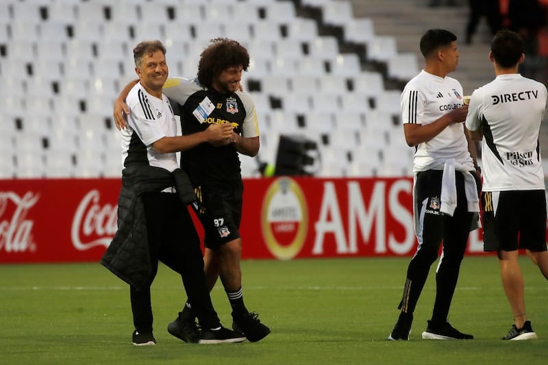 con el plantel de Colo Colo en Mendoza.