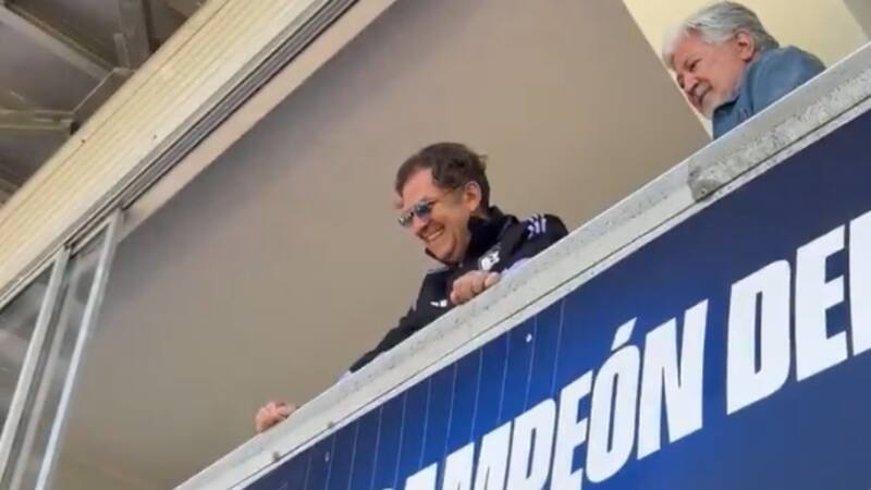 “Cuidado con la cámara”: El divertido momento que protagonizó Aníbal Mosa en Talcahuano