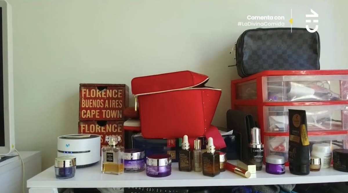 El mueble que mantiene repleto de cosméticos / CHV