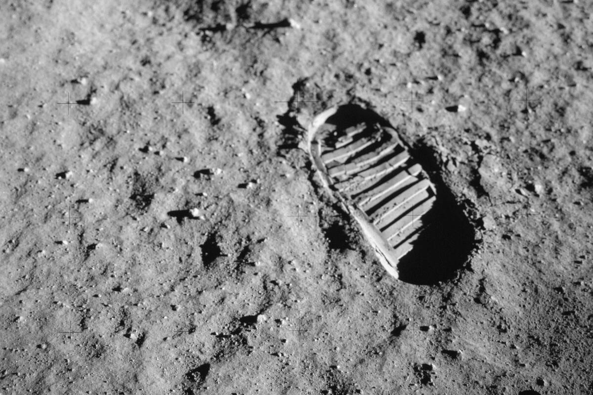 La huella de Buzz Aldrin marcada en la superficie lunar por primera vez en la historia de la humanidad.