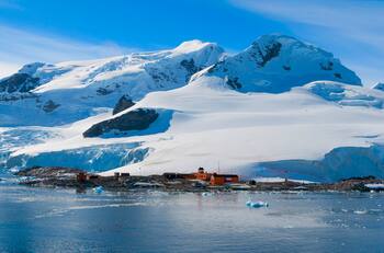 Gran impulso para Chile: aprueban estudio para cable submarino de fibra óptica que conectaría con la Antártica