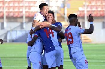 Terminó la jornada de domingo en la Primera B, con dos triunfos sorpresa