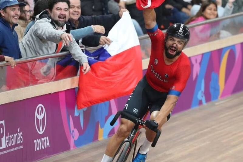 El ciclista chileno regresó al país desde Buenos Aires y admitió el consumo de una sustancia prohibida.