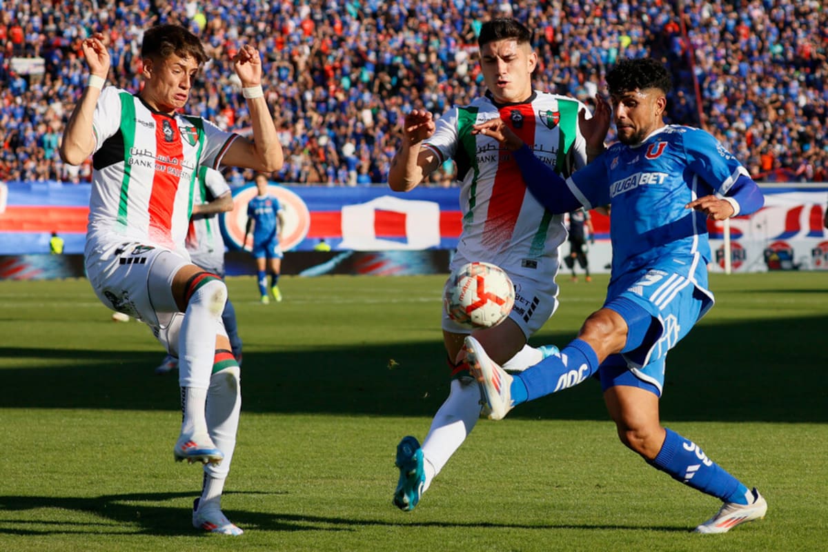 Devolvió la camiseta: el futbolista que sacó de quicio a Gustavo Álvarez en la U. Foto: Aton.