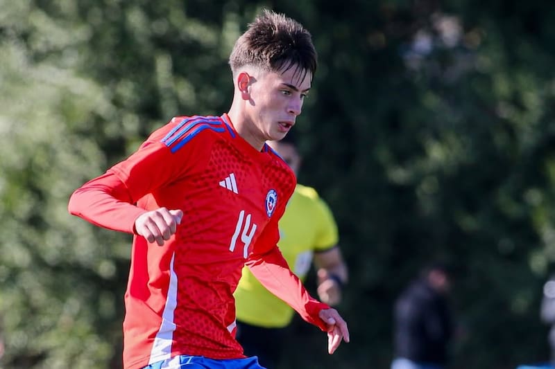 , jugador que estará con Chile en el Torneo de L'Alcudia. Foto: Instagram La Roja.