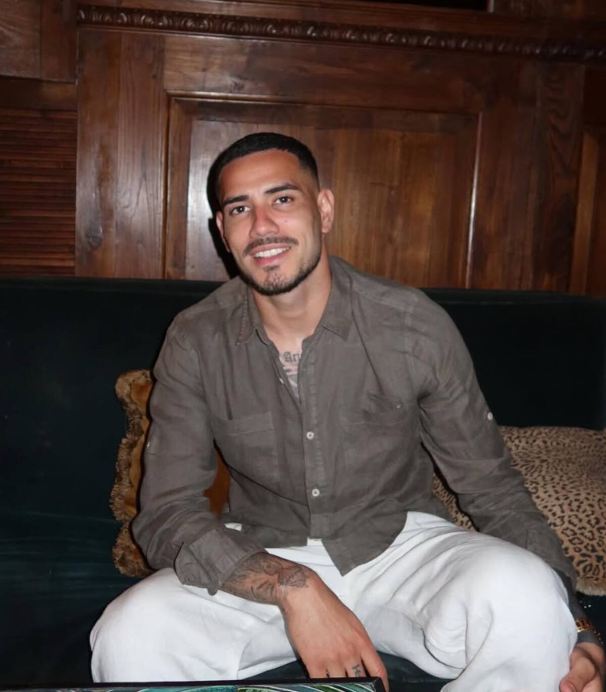 Es un conocido futbolista y supuesta pareja de Coté López.