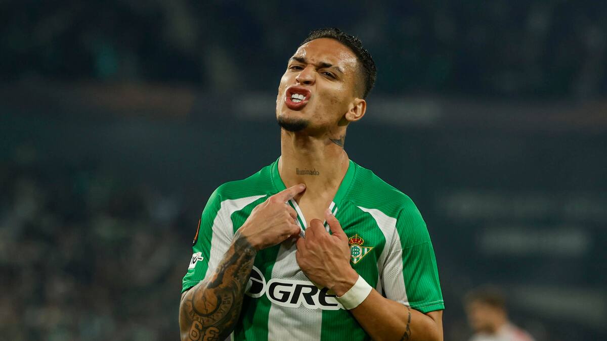 Antony responde en redes sociales por rabieta tras ser reemplazado por Manuel Pellegrini