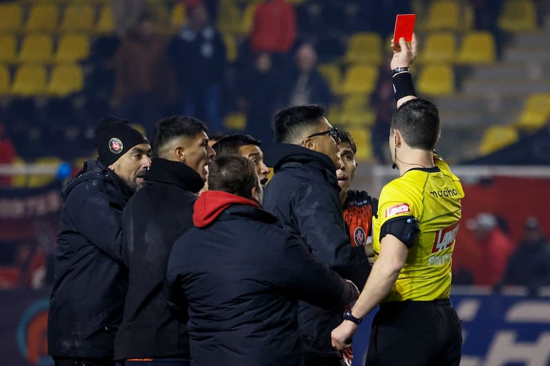 La tarjeta como herramienta de control. Foto: Photosport