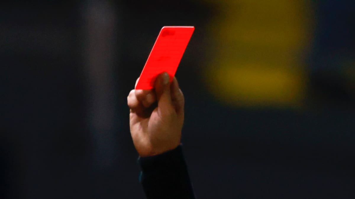 Agredió e insultó a los árbitros y ahora recibió dura sanción en el fútbol chileno