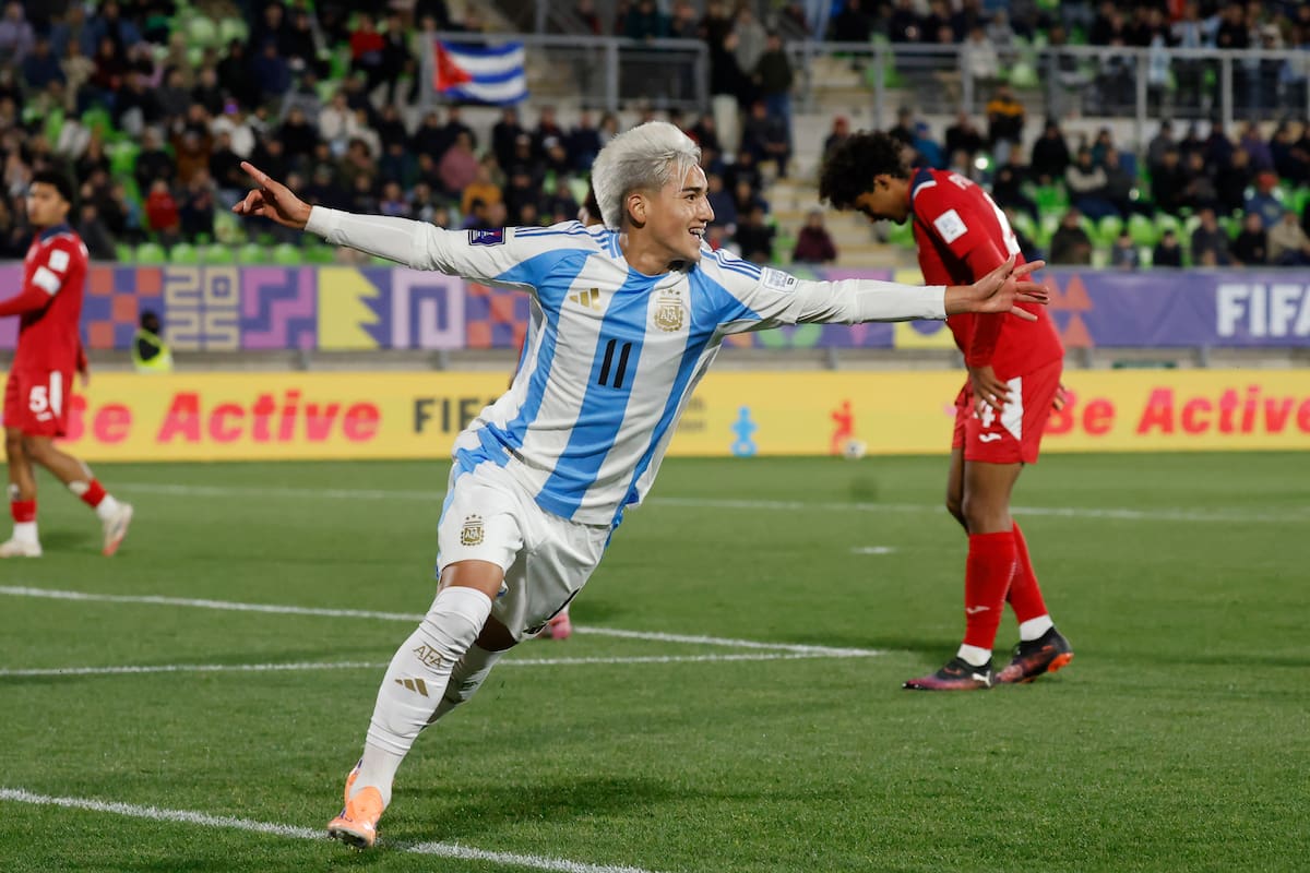 Ian Subiabre celebra el tercer gol de los trasandinos ante Cuba en Valparaíso. Foto: Aton