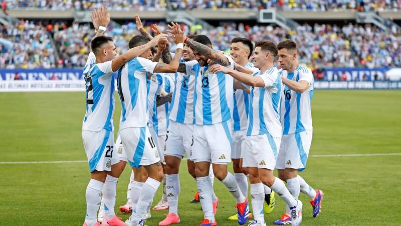 Con delantera temible: la formación de Argentina para recibir a Chile