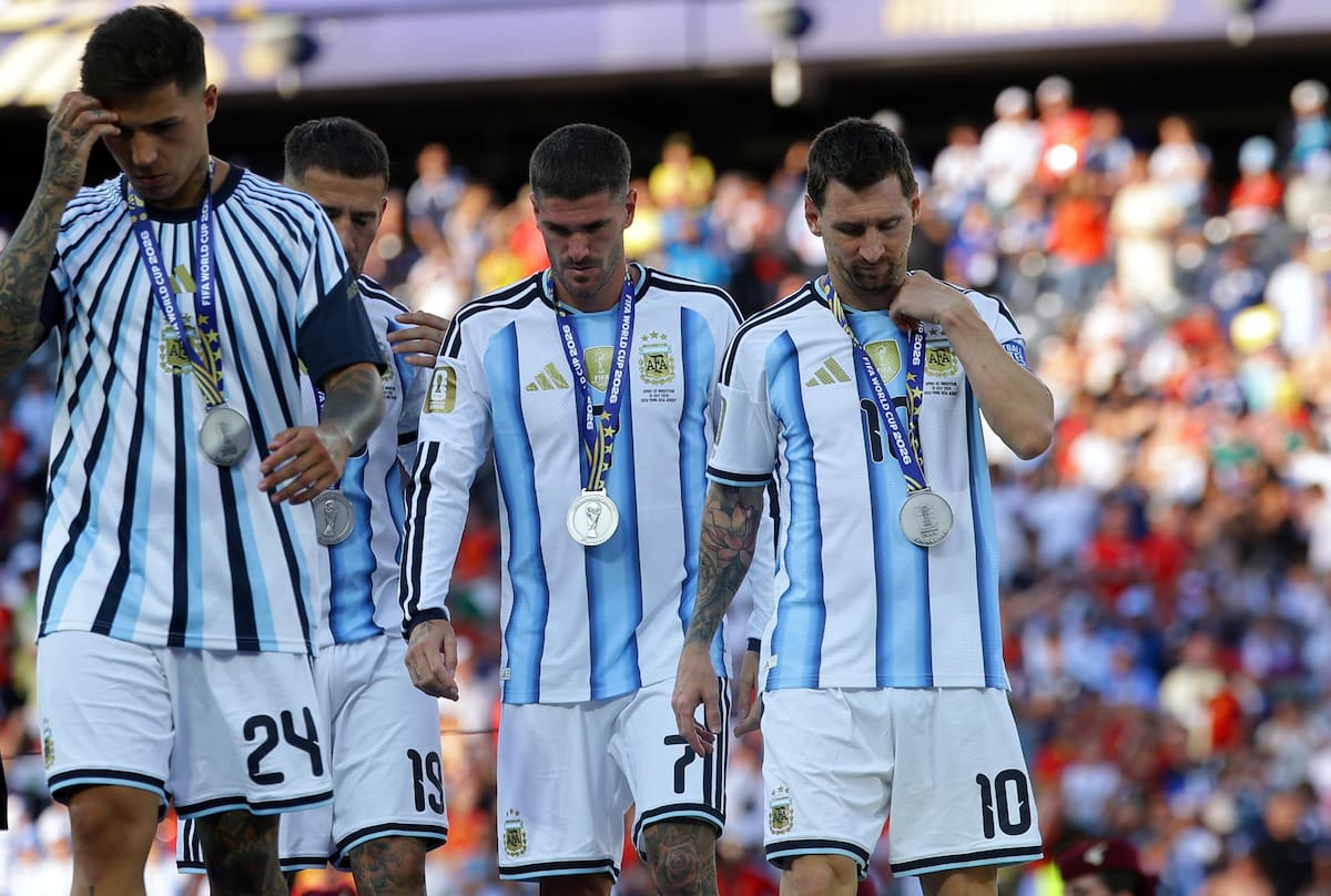 Le dieron la espalda al equipo campeón. Foto: EFE.