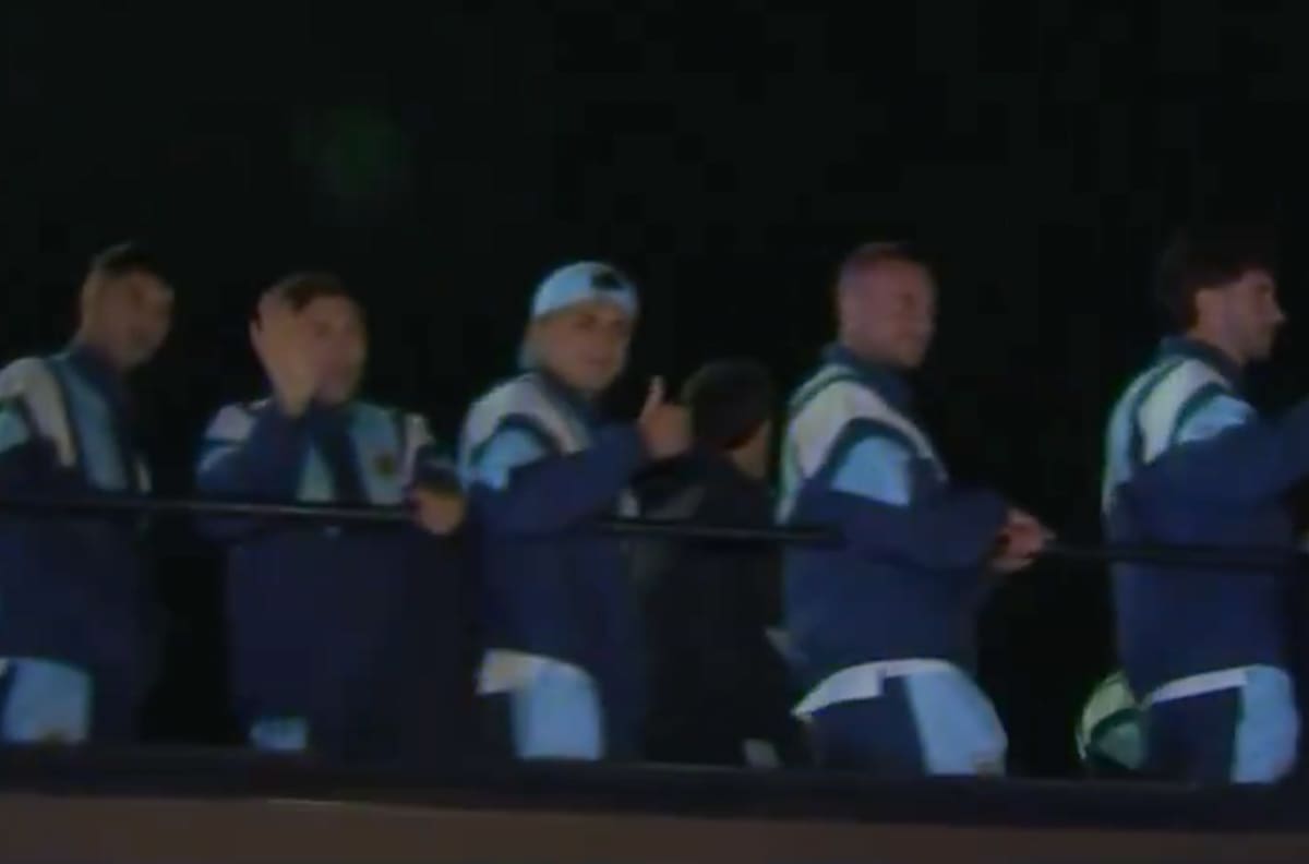 VIDEO | Así recibieron a los jugadores argentinos tras perder la final del Mundial