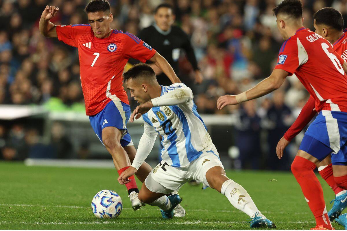"No hay más", dice Jorge Aravena sobre la Selección Chilena, luego de su derrota ante Argentina. Foto: Agencia Aton.