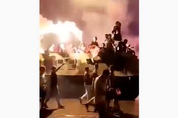 Ultras y jugadores de Estrella Roja celebraron con un tanque su clasificación a la Champions