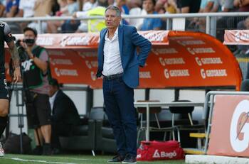 Atención UC: Ariel Holan suena como reemplazante de Frank de Boer en el Atlanta United