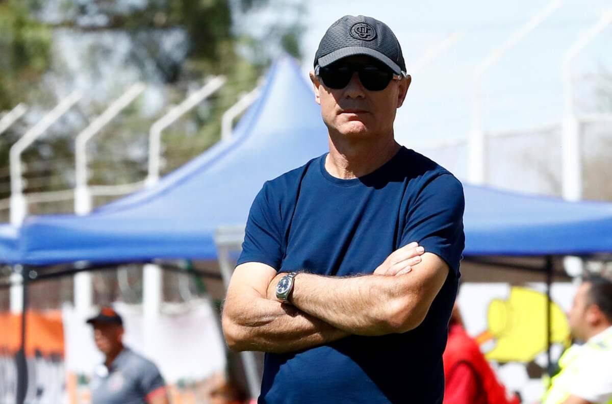 Holan recordó su arranque en Independiente: "El primer año lo trabajé prácticamente gratis"