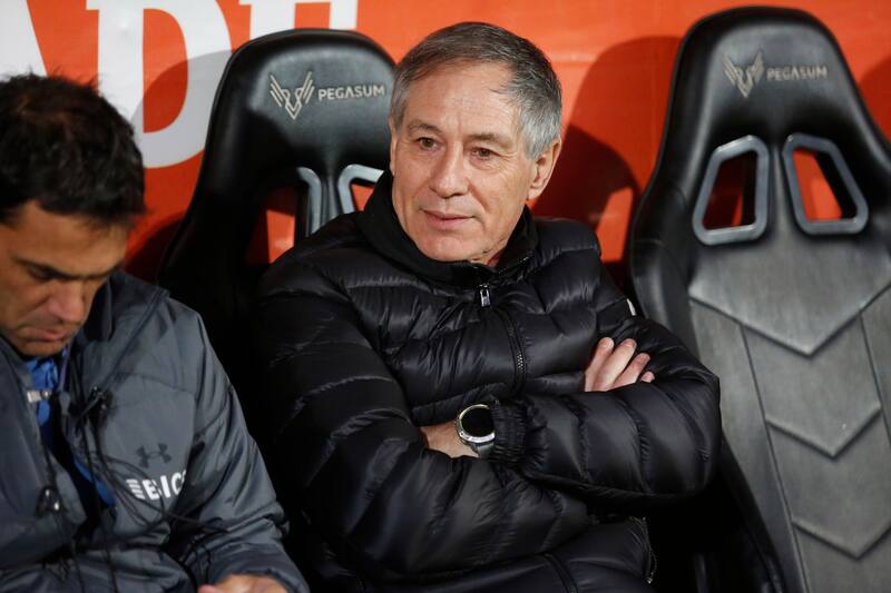 Holan quiere refuerzos para encarar la segunda parte de la temporada de la Universidad Católica.