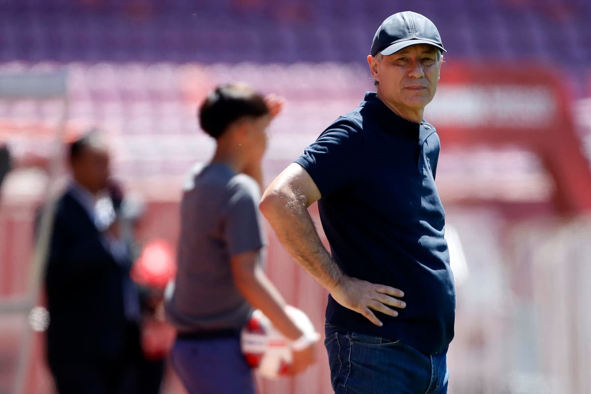 Ariel Holan no ha tenido buenos resultados en los últimos partidos de la U. Católica. Crédito: Agencia Aton.