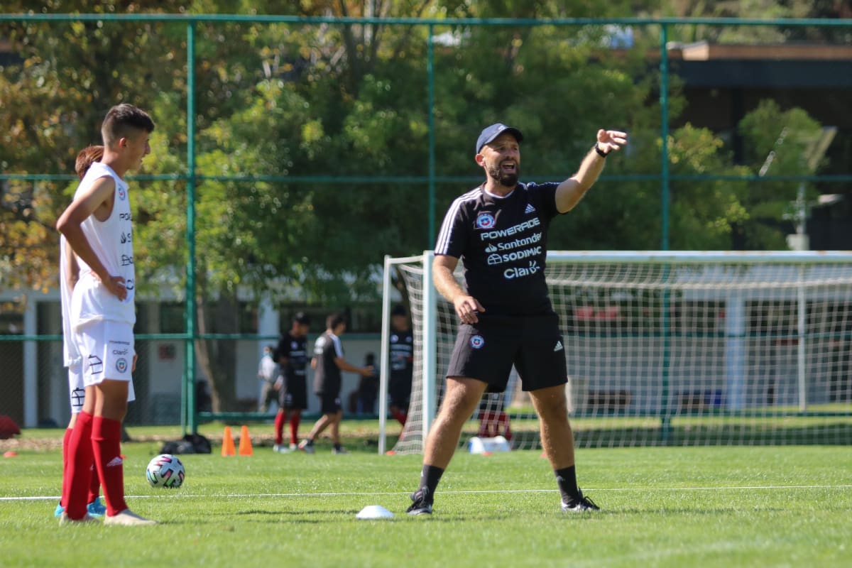 El director técnico Ariel Leporati ha sido el gestor de la gran campaña de Chile en el Sudamericano Sub-15.