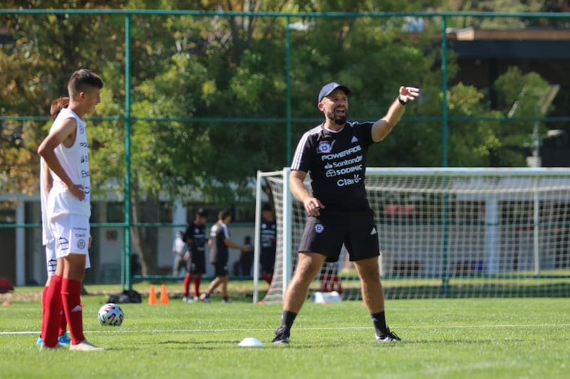 El director técnico Ariel Leporati ha sido el gestor de la gran campaña de Chile en el Sudamericano Sub-15.
