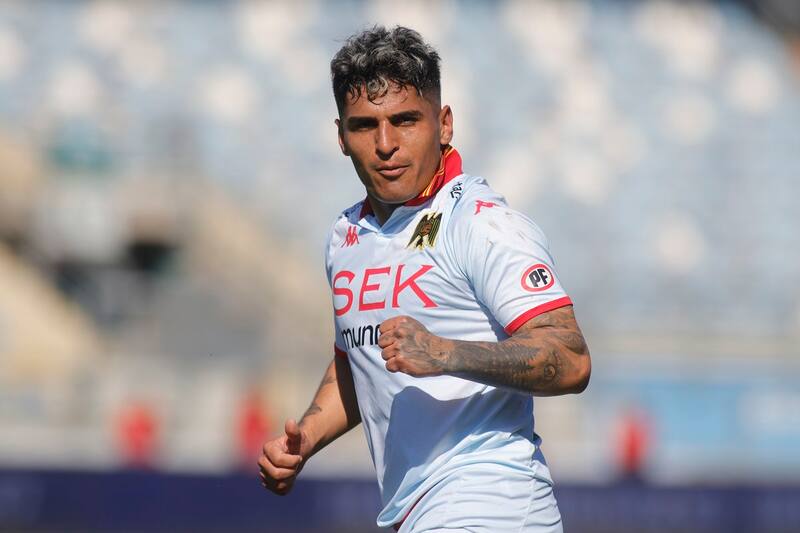 El jugador es del gusto de Johnny Herrera. Agencia Aton