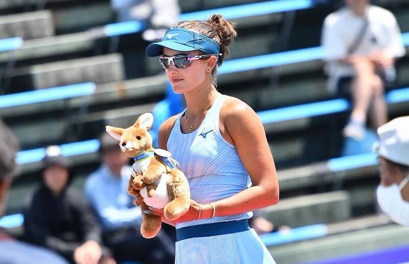 Ganó el dobles femenino en el Australian Open Junior.