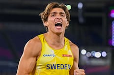 VIDEO | Un superhombre: Armand Duplantis rompe otra vez el récord mundial de garrocha