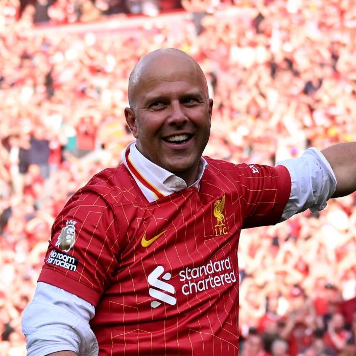 Liverpool toma una inesperada decisión que acerca a Arne Slot a la selección de Países Bajos