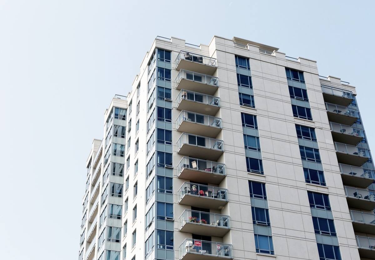 Revisa las plataformas en línea que te brida la información necesaria para conocer las diferentes habitaciones y departamento que se encuentran ubicados en diferentes sectores de la Capital.
