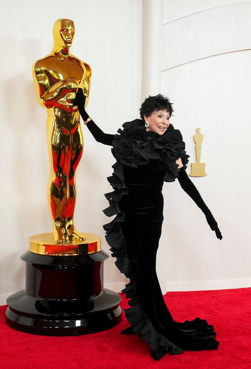 Los Angeles (United States), 10/03/2024.- Rita Moreno arrives for the 96th annual Academy Awards ceremony at the Dolby Theatre in the Hollywood neighborhood of Los Angeles, California, USA, 10 March 2024. The Oscars are presented for outstanding individual or collective efforts in filmmaking in 23 categories. EFE/EPA/ALLISON DINNER