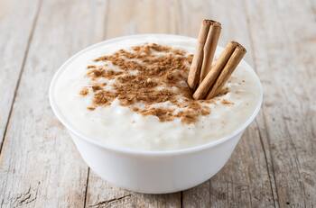 Receta de arroz con leche: un postre perfecto para comer durante los días de altas temperaturas