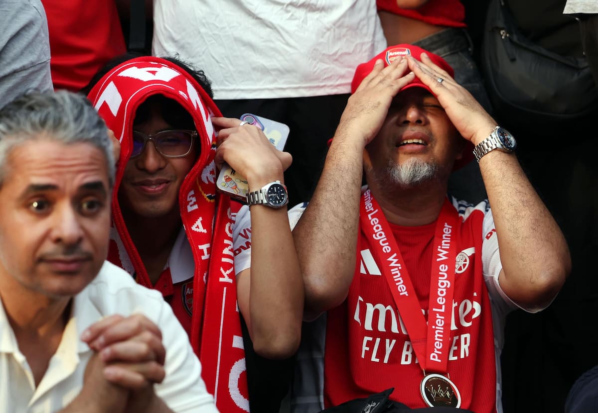 Hinchas de los Gunners tras perder la final de la Champions. Foto: EFE.