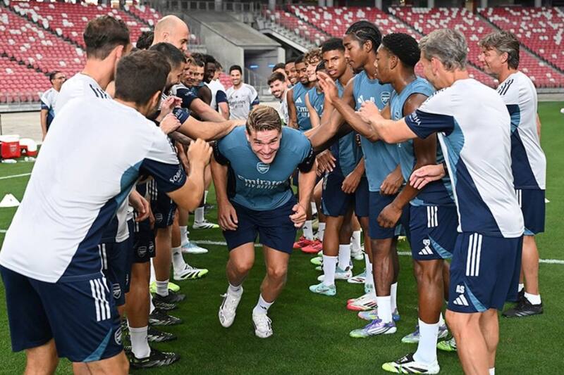 celebra la llegada de su nuevo delantero estrella. Créditos: Instagram Arsenal