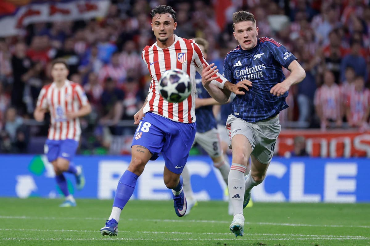 Esta tarde, ingleses y españoles salen a buscar su paso a la final de Budapest. Foto: Agencia EFE.