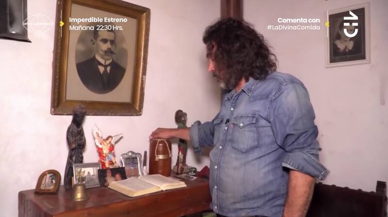 El ánfora de su perrito fallecido. Créditos: CHV.