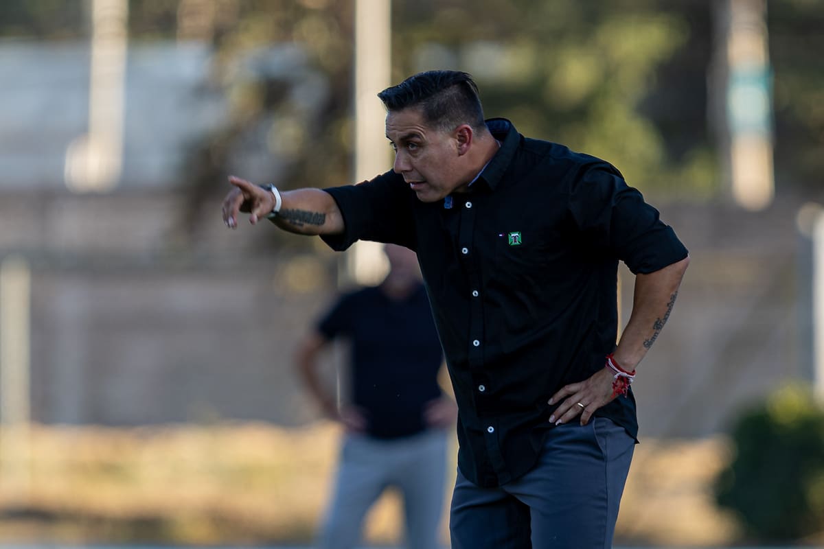 Entrenador de Deportes Temuco. Foto: Felipe Escobedo/En Cancha