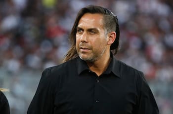 Arturo Sanhueza deberá seguir esperando su chance como DT
